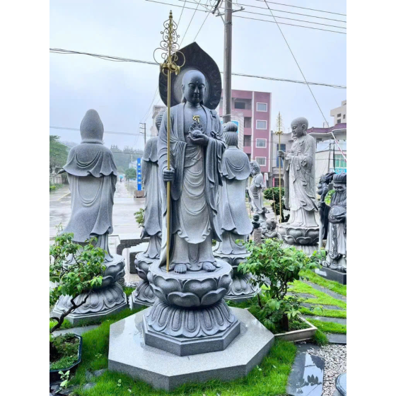 Buddha statue