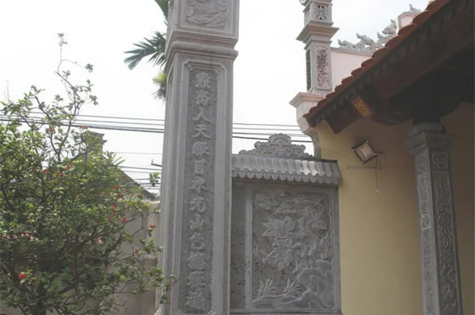 Điêu Khắc Cột Trồng 