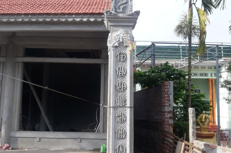 Điêu Khắc Cột Trồng 