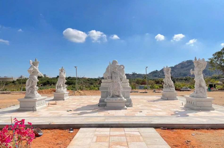 Buddha statue