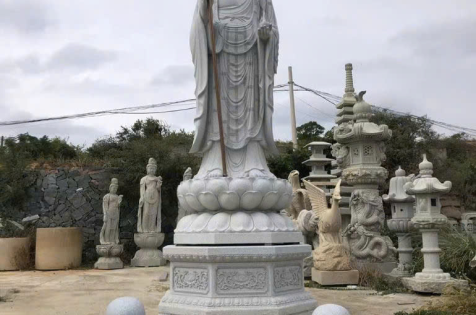 Buddha statue