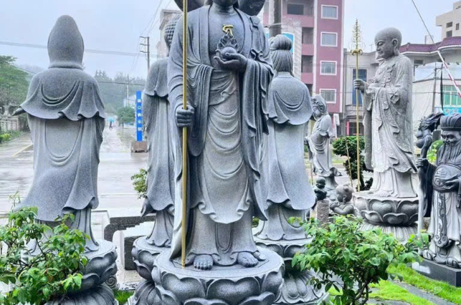 Buddha statue