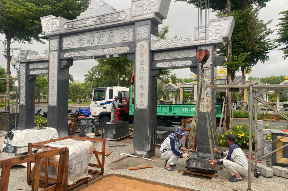 Stone gate, three-entrance gate