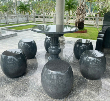 Bàn ghế đá